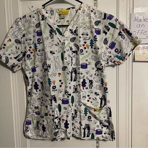 WonderWink White and Blue Animal Print Scrub Top